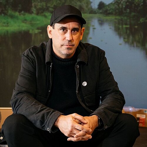 Medienkünstler Niklas Goldbach übernimmt Professur an der Alanus Hochschule Niklas Goldbach zum Professor für Fotografie und Digitale Medien berufen