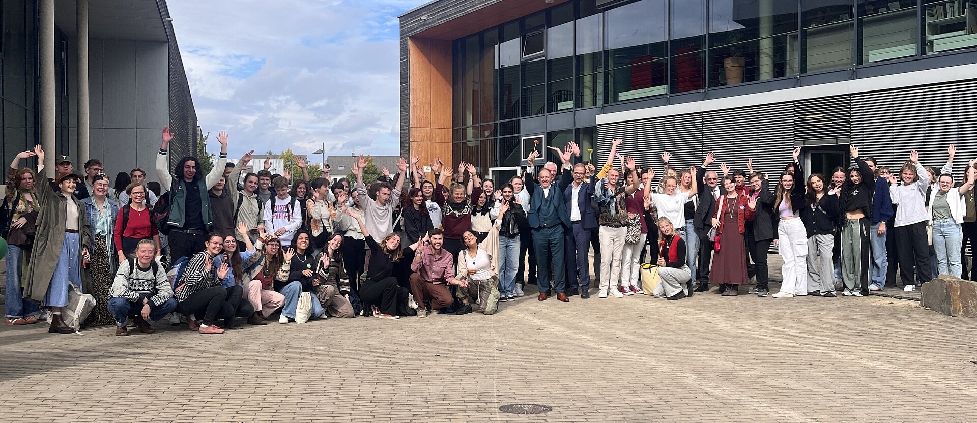 Gruppenfoto der Erstsemester Alanus Hochschule